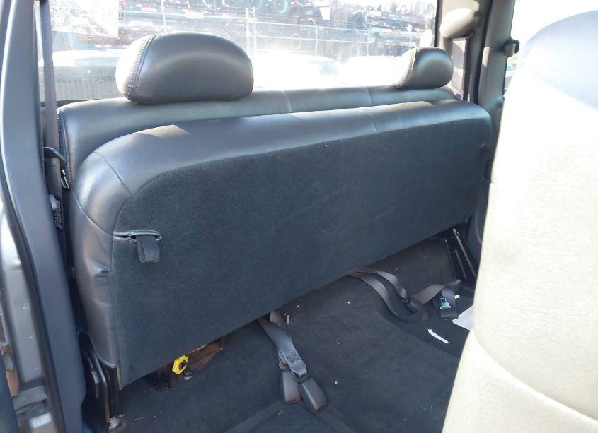 Photo 8 of 2000 Chevrolet Silverado 1500 LS (VIN 2GCEC19T0Y1323755)