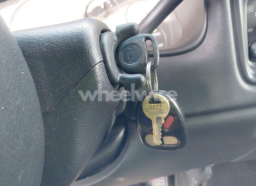 Photo 11 of 2001 Chevrolet Silverado 1500 LS (VIN 2GCEC19T111166937)