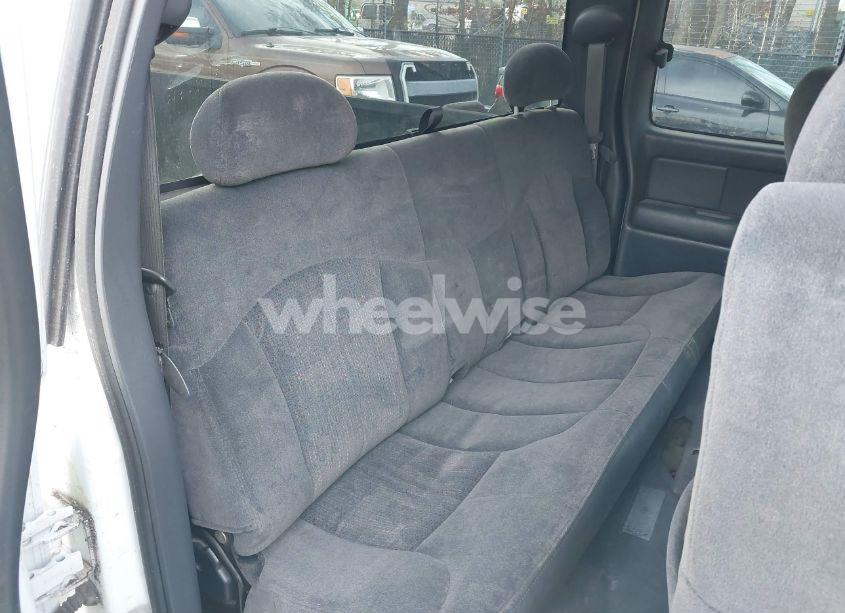 Photo 8 of 2001 Chevrolet Silverado 1500 LS (VIN 2GCEC19T111166937)