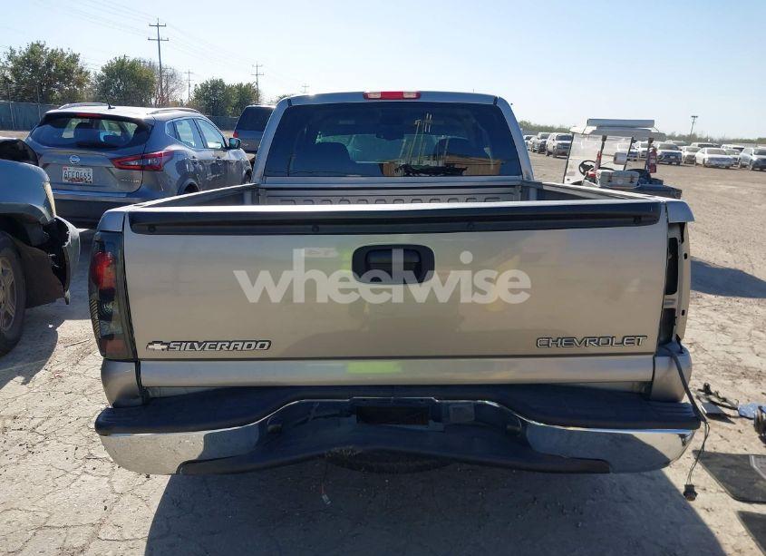 Photo 16 of 2001 Chevrolet Silverado C1500 (VIN 2GCEC19T111309806)