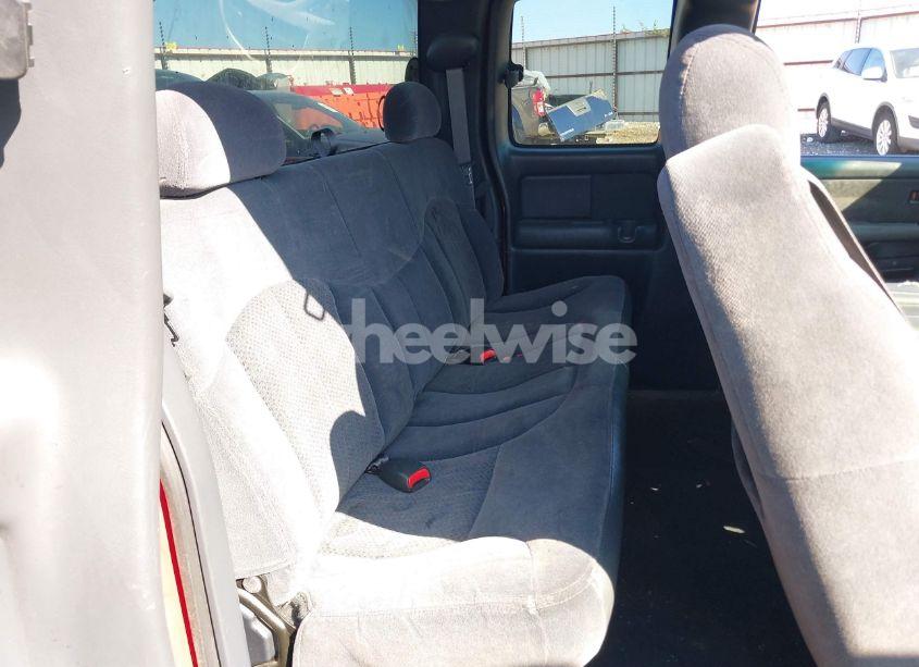 Photo 8 of 2002 Chevrolet Silverado 1500 LS (VIN 2GCEC19T121400933)