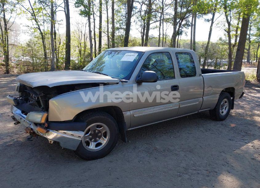 Photo 2 of 2003 Chevrolet Silverado 1500 LS (VIN 2GCEC19T131331601)