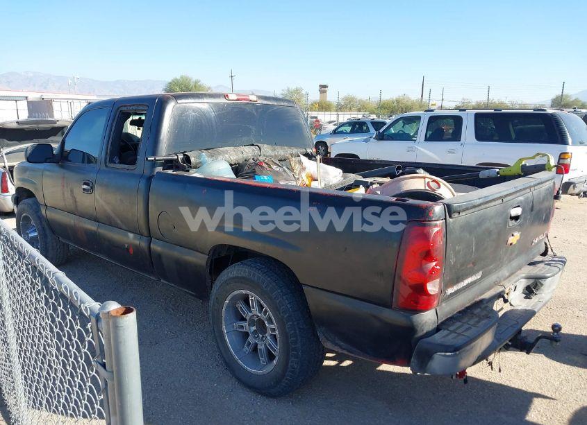 Photo 3 of 2004 Chevrolet Silverado 1500 LS (VIN 2GCEC19T141177960)