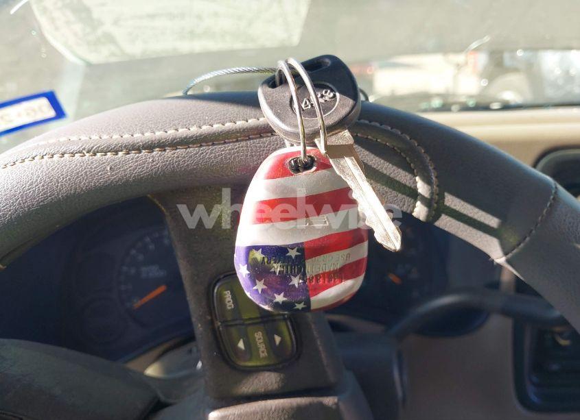 Photo 11 of 2004 Chevrolet Silverado 1500 LS (VIN 2GCEC19T141210195)