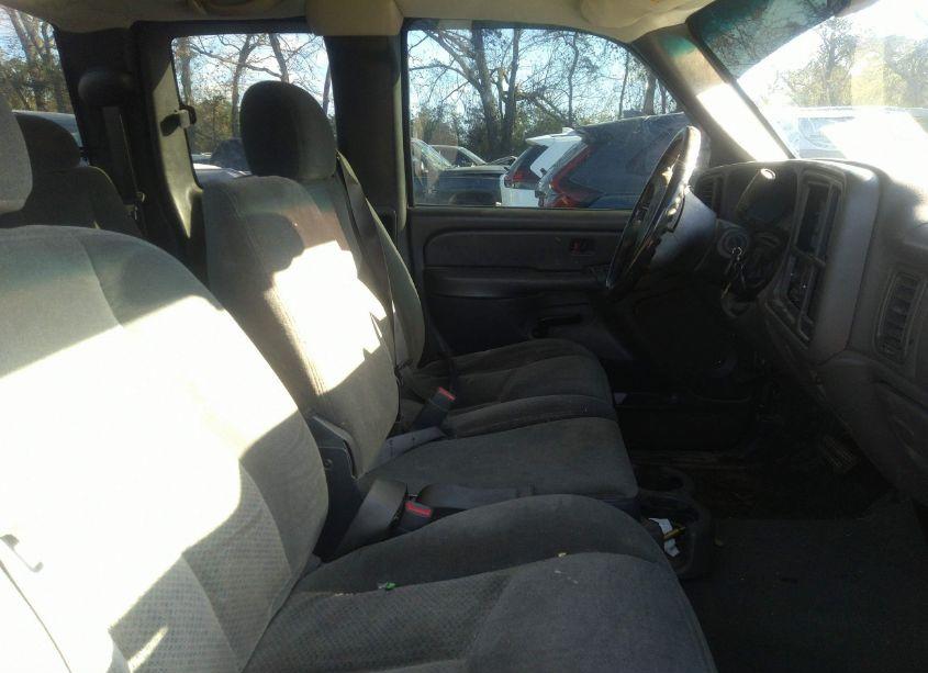 Photo 5 of 2004 Chevrolet Silverado 1500 LS (VIN 2GCEC19T141266962)