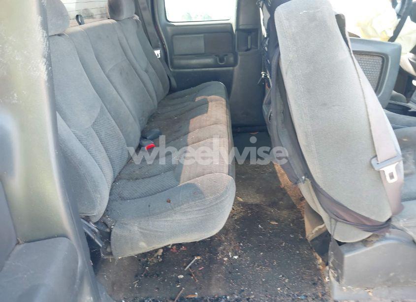 Photo 8 of 2004 Chevrolet Silverado 1500 LS (VIN 2GCEC19T141346195)