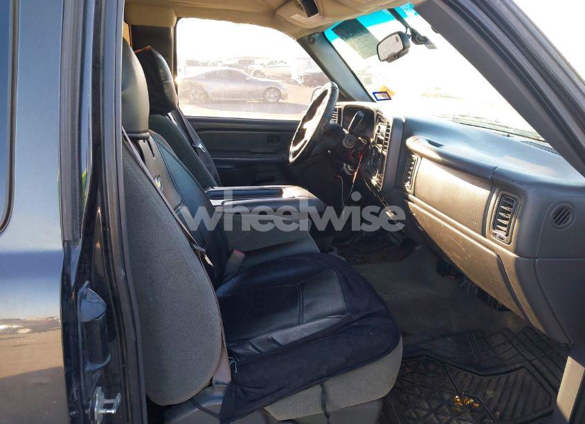 Photo 5 of 2004 Chevrolet Silverado 1500 LS (VIN 2GCEC19T141398698)