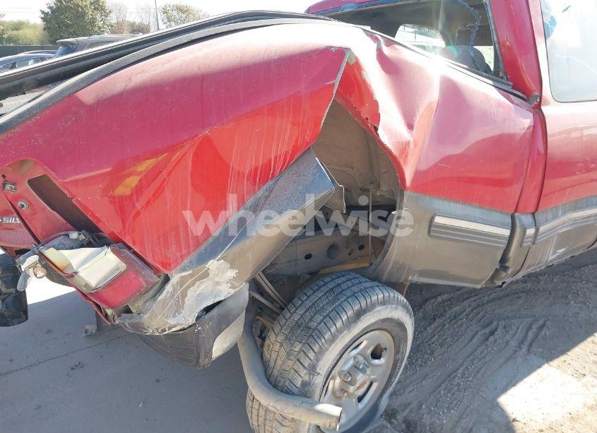 Photo 11 of 2000 Chevrolet Silverado 1500 LS (VIN 2GCEC19T1Y1147072)