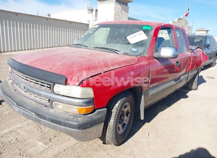 Photo 2 of 2000 Chevrolet Silverado 1500 LS (VIN 2GCEC19T1Y1147072)