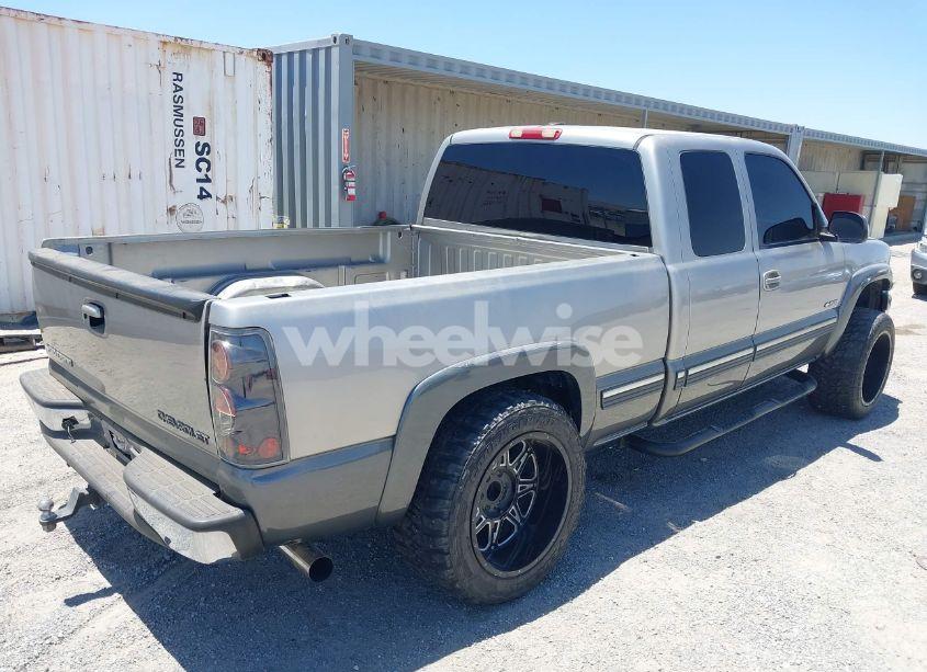 Photo 4 of 2000 Chevrolet Silverado 1500 LS (VIN 2GCEC19T1Y1150053)