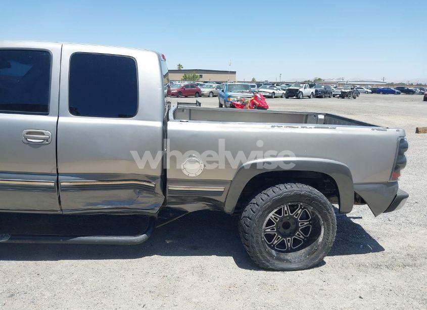 Photo 6 of 2000 Chevrolet Silverado 1500 LS (VIN 2GCEC19T1Y1150053)