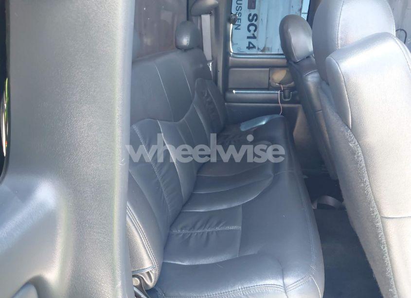 Photo 8 of 2000 Chevrolet Silverado 1500 LS (VIN 2GCEC19T1Y1150053)