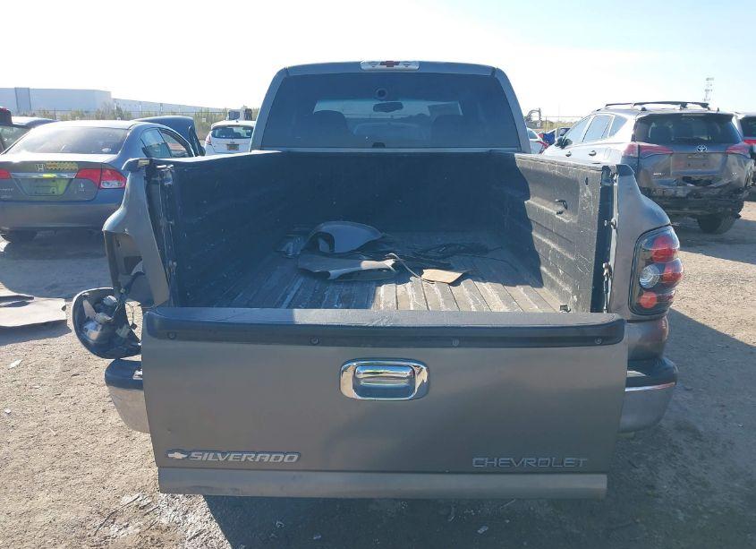 Photo 16 of 2000 Chevrolet Silverado 1500 LS (VIN 2GCEC19T1Y1211532)