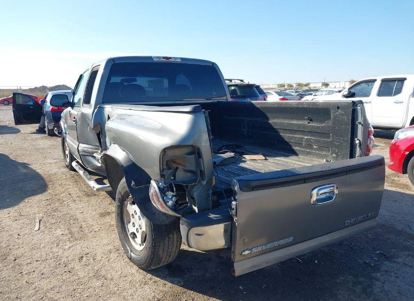 Photo 3 of 2000 Chevrolet Silverado 1500 LS (VIN 2GCEC19T1Y1211532)