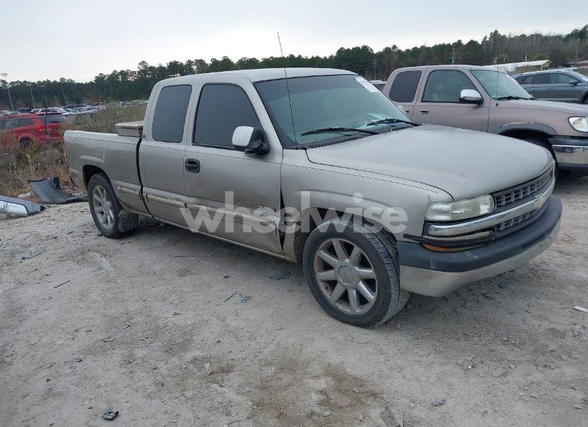 2000 Chevrolet Silverado 1500 LS (VIN 2GCEC19T1Y1250072) main photo