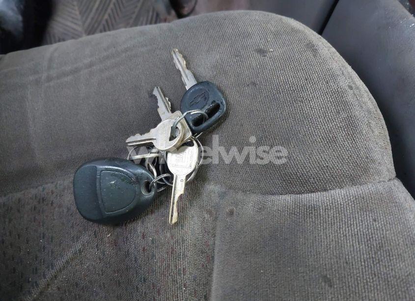 Photo 11 of 2000 Chevrolet Silverado 1500 LS (VIN 2GCEC19T1Y1250072)