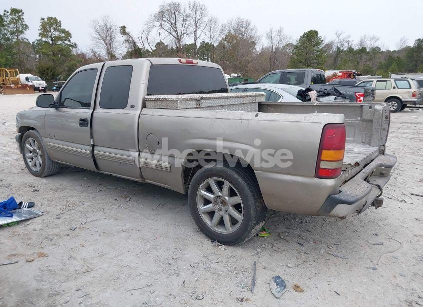 Photo 3 of 2000 Chevrolet Silverado 1500 LS (VIN 2GCEC19T1Y1250072)
