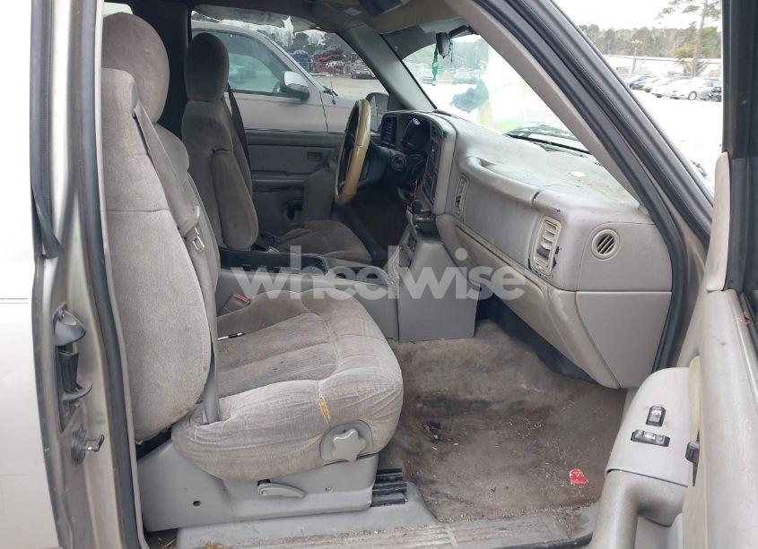 Photo 5 of 2000 Chevrolet Silverado 1500 LS (VIN 2GCEC19T1Y1250072)