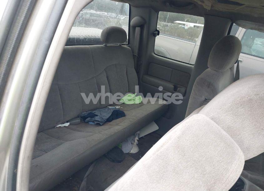 Photo 8 of 2000 Chevrolet Silverado 1500 LS (VIN 2GCEC19T1Y1250072)