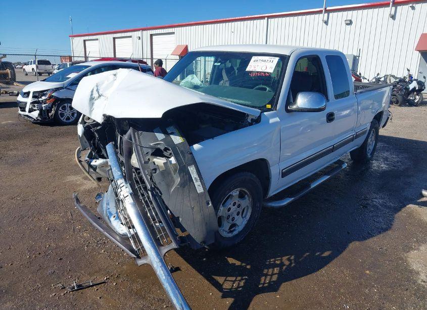 Photo 2 of 2001 Chevrolet Silverado 1500 LS (VIN 2GCEC19T211191961)