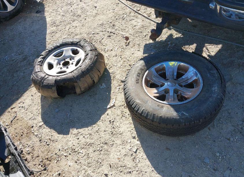 Photo 12 of 2001 Chevrolet Silverado 1500 LS (VIN 2GCEC19T211224733)