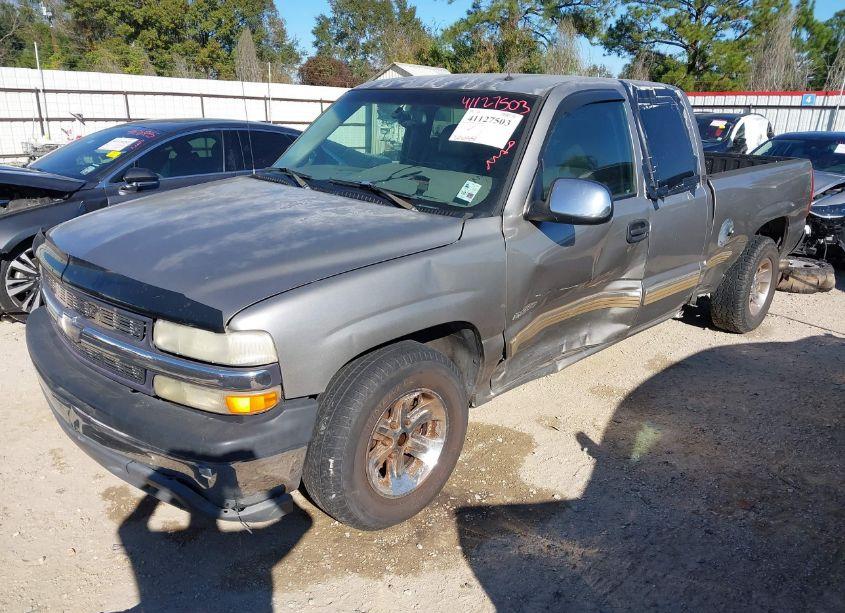 Photo 2 of 2001 Chevrolet Silverado 1500 LS (VIN 2GCEC19T211224733)