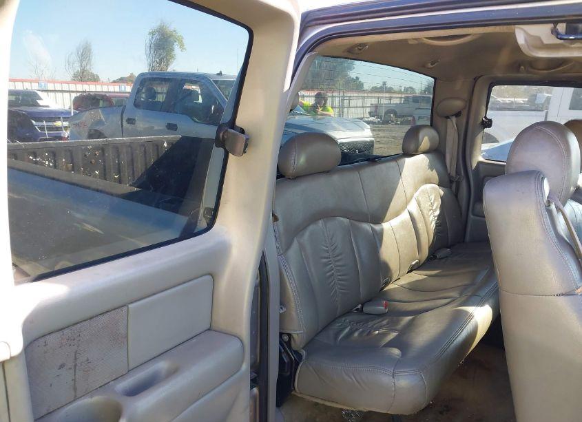 Photo 8 of 2001 Chevrolet Silverado 1500 LS (VIN 2GCEC19T211224733)