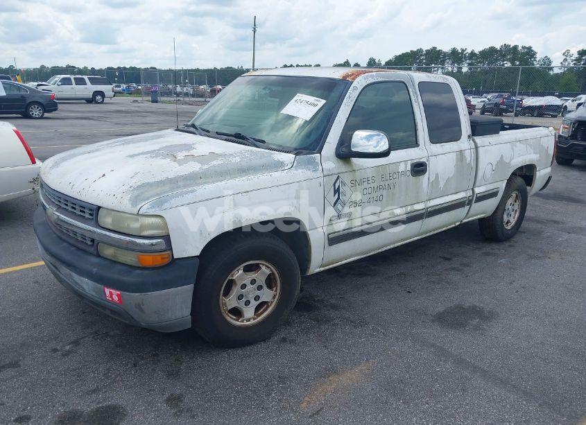 Photo 2 of 2001 Chevrolet Silverado 1500 LS (VIN 2GCEC19T211298296)