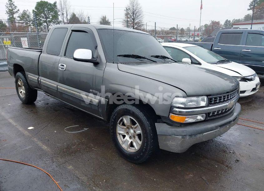 2002 Chevrolet Silverado 1500 LS (VIN 2GCEC19T221112323) main photo