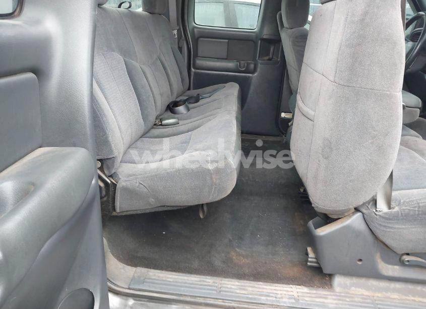 Photo 8 of 2002 Chevrolet Silverado 1500 LS (VIN 2GCEC19T221112323)