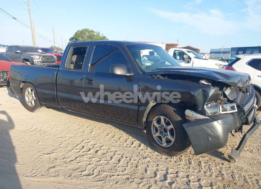 2005 Chevrolet Silverado 1500 LS (VIN 2GCEC19T251171411) main photo