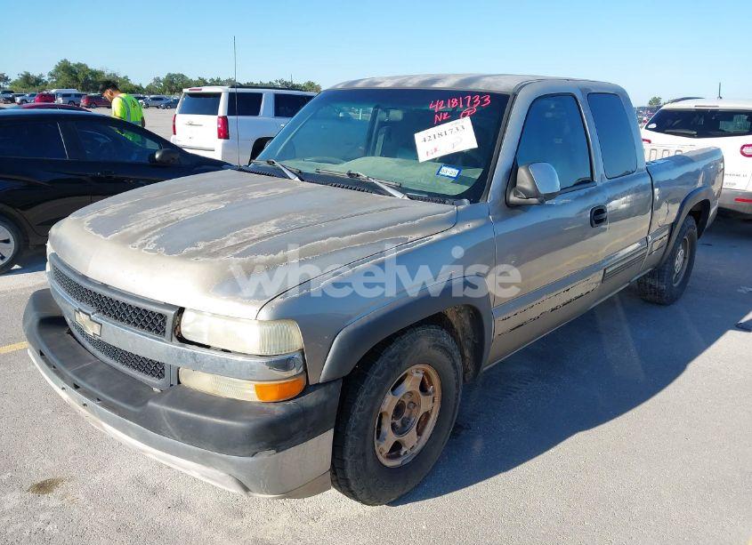 Photo 2 of 1999 Chevrolet Silverado 1500 LS (VIN 2GCEC19T2X1273939)