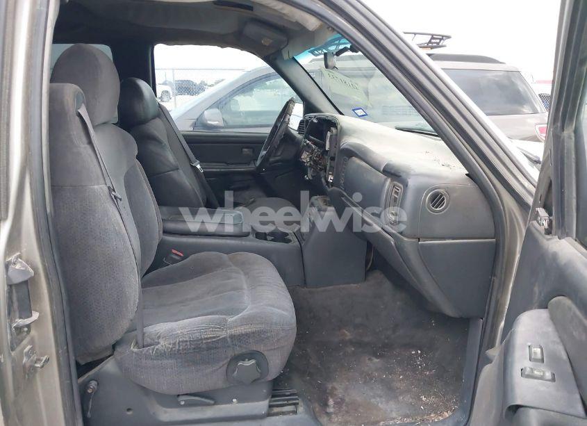 Photo 5 of 1999 Chevrolet Silverado 1500 LS (VIN 2GCEC19T2X1273939)