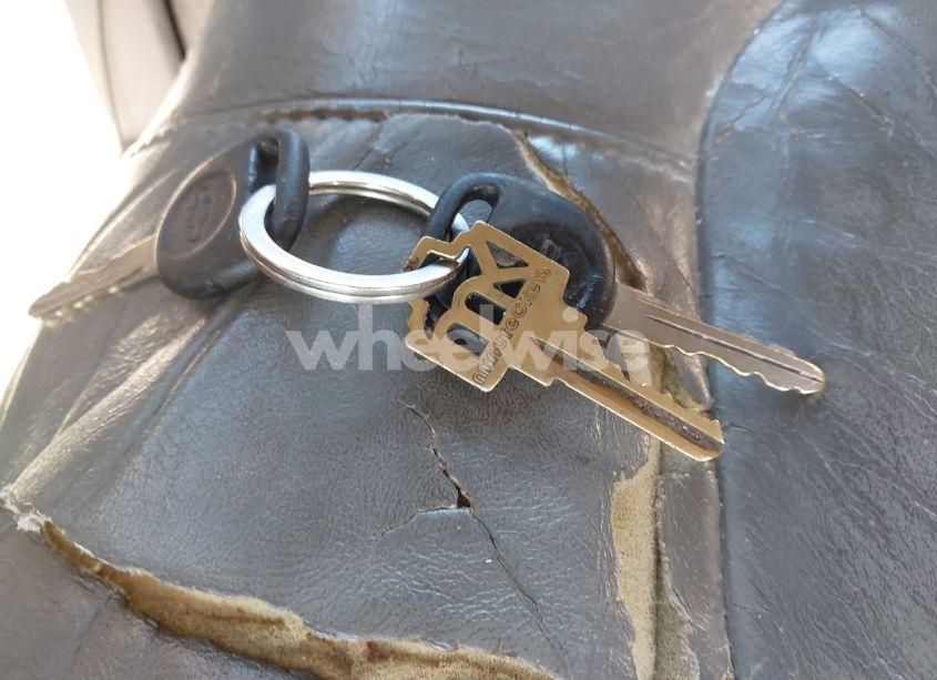 Photo 11 of 2000 Chevrolet Silverado 1500 LS (VIN 2GCEC19T2Y1299510)