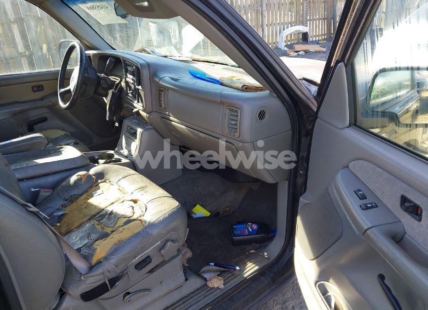 Photo 5 of 2000 Chevrolet Silverado 1500 LS (VIN 2GCEC19T2Y1299510)