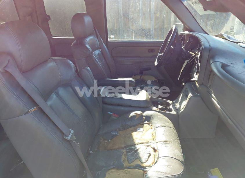 Photo 8 of 2000 Chevrolet Silverado 1500 LS (VIN 2GCEC19T2Y1299510)