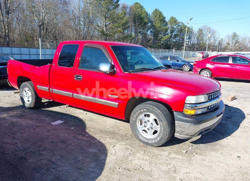 2000 Chevrolet Silverado 1500 LS (VIN 2GCEC19T2Y1353016) main photo