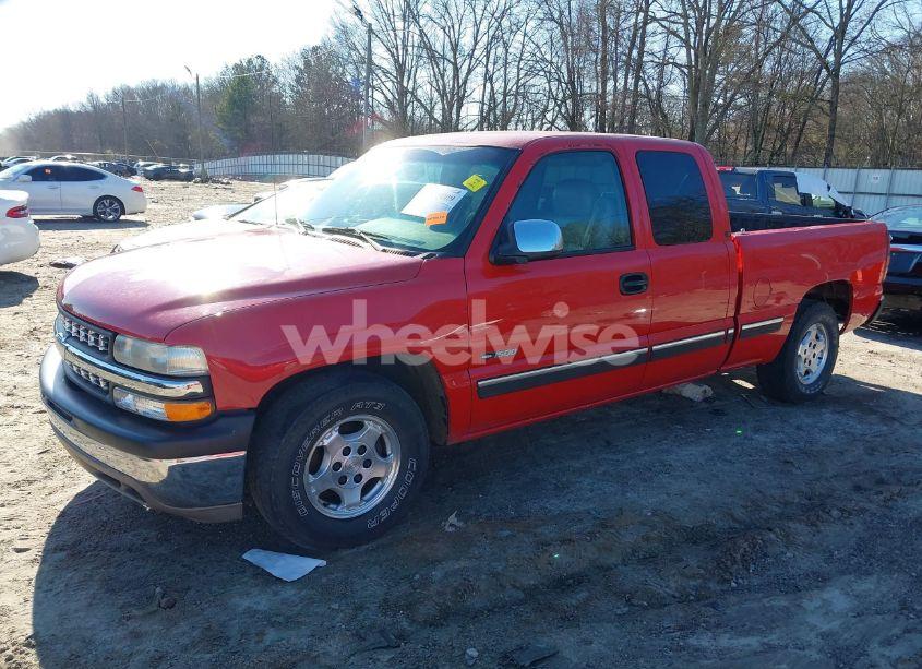 Photo 2 of 2000 Chevrolet Silverado 1500 LS (VIN 2GCEC19T2Y1353016)