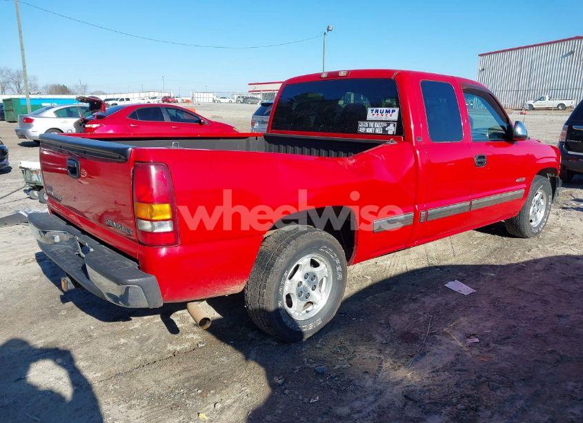 Photo 4 of 2000 Chevrolet Silverado 1500 LS (VIN 2GCEC19T2Y1353016)