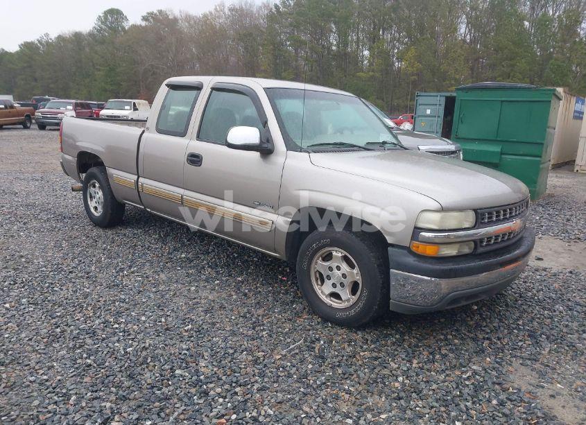 2001 Chevrolet Silverado 1500 LS (VIN 2GCEC19T311407574) main photo