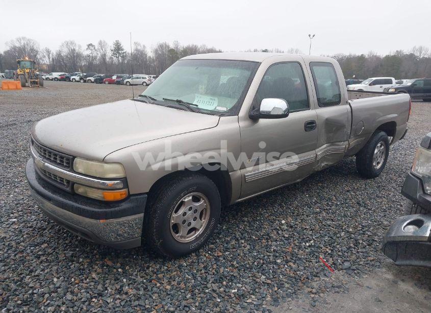 Photo 2 of 2001 Chevrolet Silverado 1500 LS (VIN 2GCEC19T311407574)