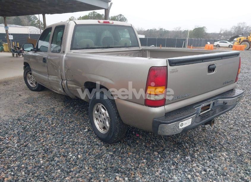 Photo 3 of 2001 Chevrolet Silverado 1500 LS (VIN 2GCEC19T311407574)