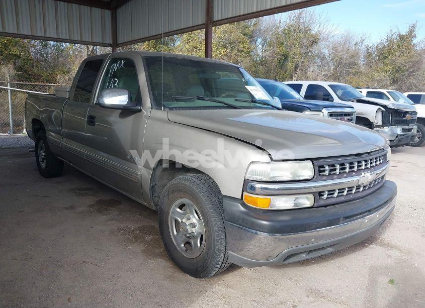 2002 Chevrolet Silverado 1500 LS (VIN 2GCEC19T321168710) main photo