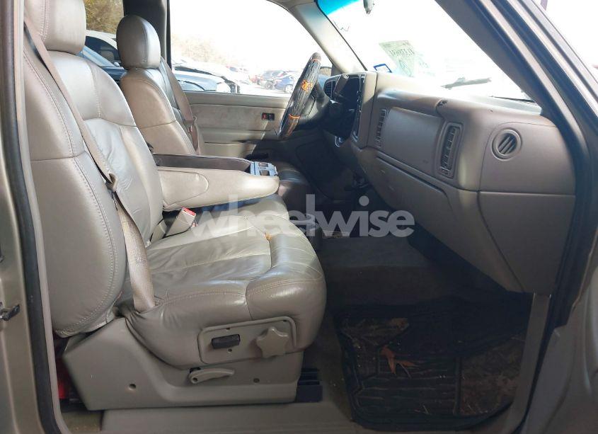 Photo 5 of 2002 Chevrolet Silverado 1500 LS (VIN 2GCEC19T321168710)