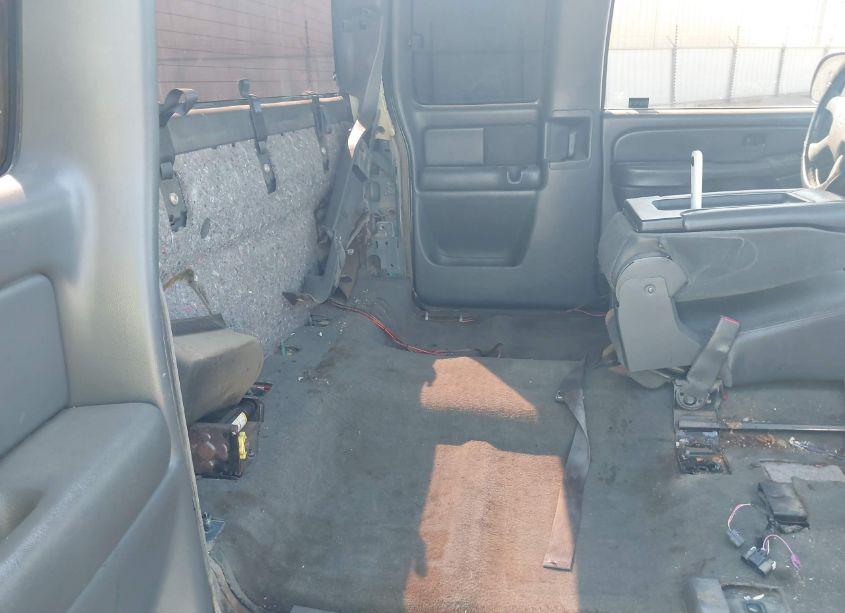 Photo 8 of 2004 Chevrolet Silverado 1500 LS (VIN 2GCEC19T341186305)