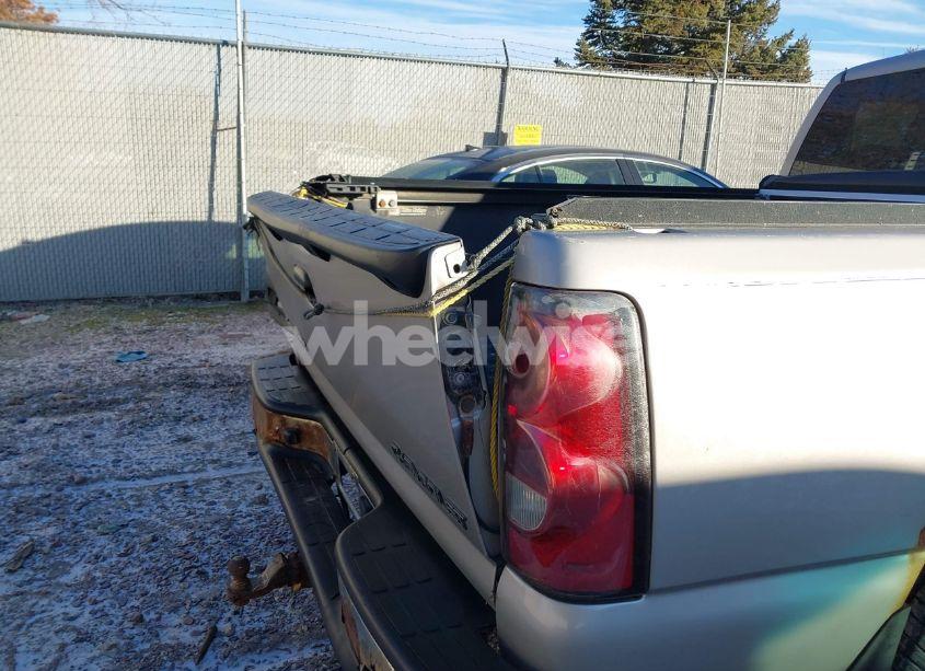 Photo 12 of 2004 Chevrolet Silverado 1500 LS (VIN 2GCEC19T341295573)