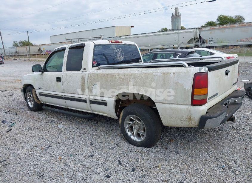 Photo 3 of 2000 Chevrolet Silverado 1500 LS (VIN 2GCEC19T3Y1220961)