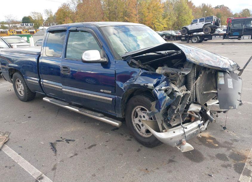 2000 Chevrolet Silverado 1500 LS (VIN 2GCEC19T3Y1239896) main photo