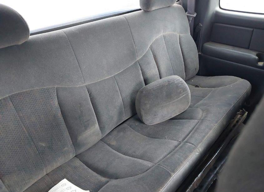 Photo 8 of 2000 Chevrolet Silverado 1500 LS (VIN 2GCEC19T3Y1239896)