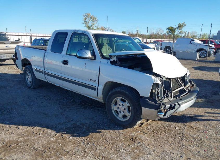2000 Chevrolet Silverado 1500 LS (VIN 2GCEC19T3Y1354885) main photo